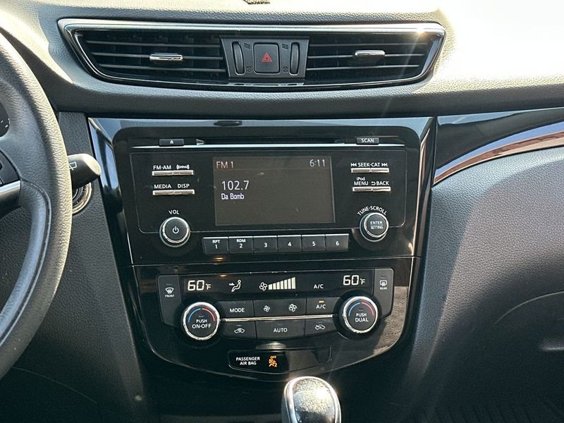 2017 Nissan Rogue Sport FWD SV - 23035956 - 15