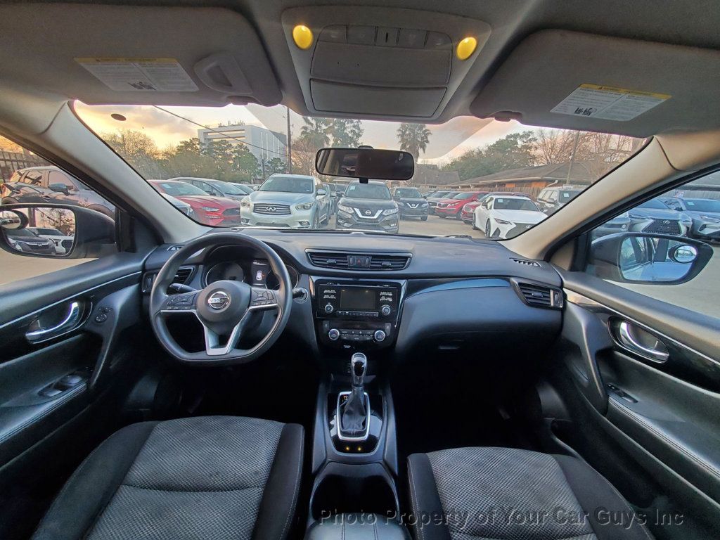 2017 Nissan Rogue Sport FWD SV - 22993672 - 14