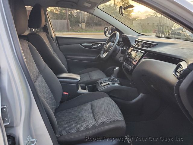 2017 Nissan Rogue Sport FWD SV - 22993672 - 16