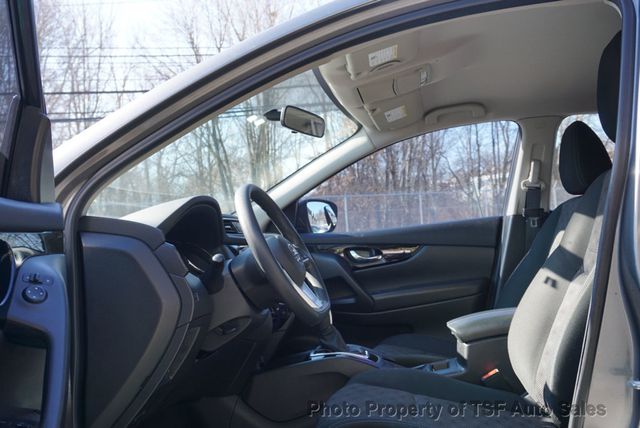 2017 Nissan Rogue Sport FWD SV - 22981364 - 9