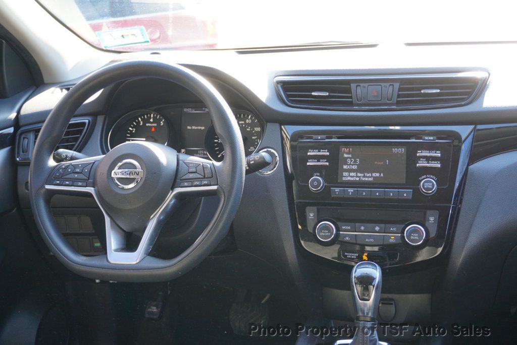 2017 Nissan Rogue Sport FWD SV - 22981364 - 13