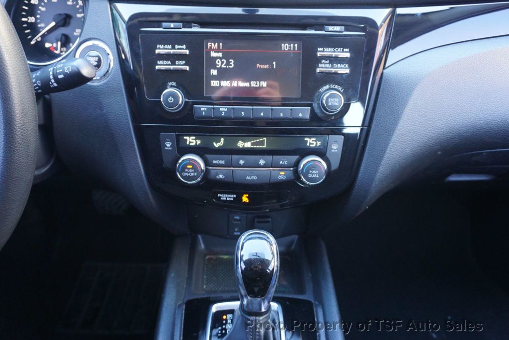 2017 Nissan Rogue Sport FWD SV - 22981364 - 16