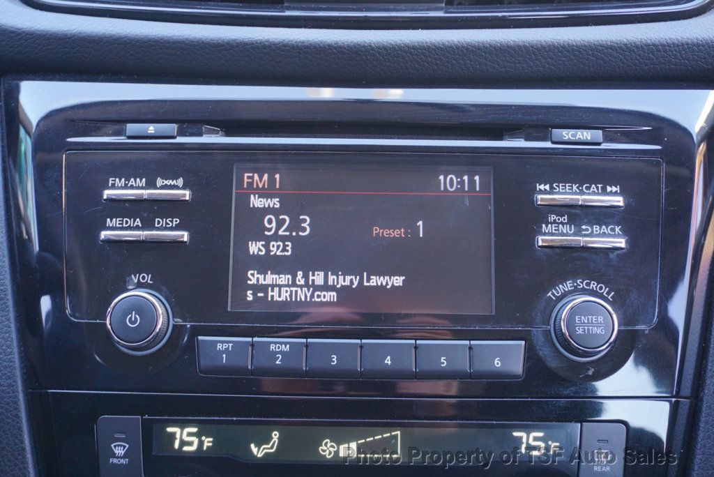 2017 Nissan Rogue Sport FWD SV - 22981364 - 17