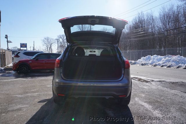 2017 Nissan Rogue Sport FWD SV - 22981364 - 27