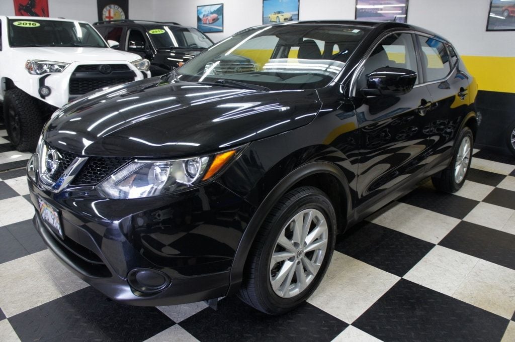 2017 Nissan Rogue Sport Low miles, Great Shape - 22546891 - 2