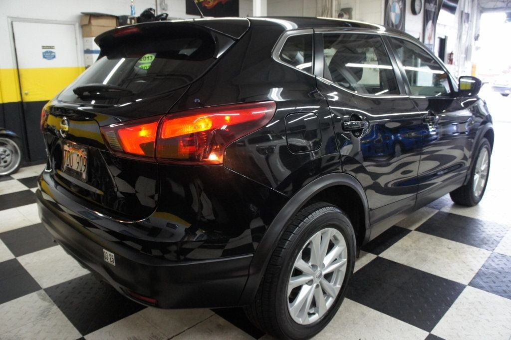 2017 Nissan Rogue Sport Low miles, Great Shape - 22546891 - 41