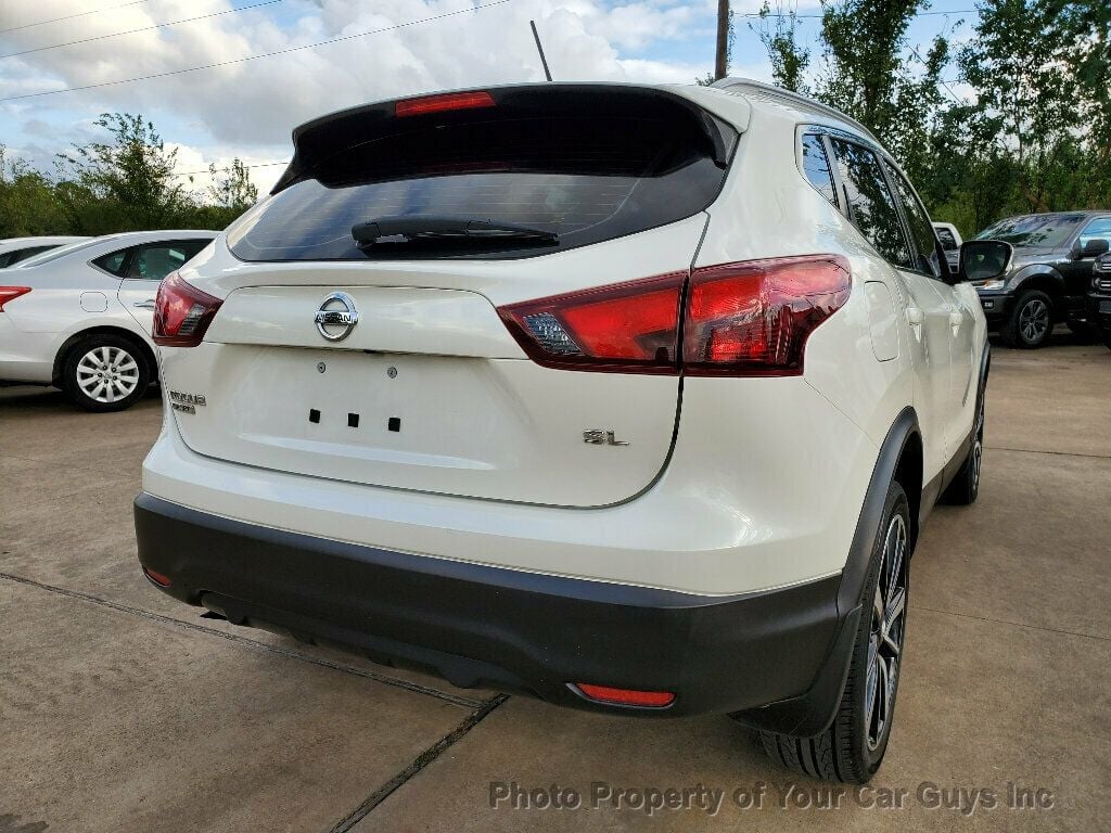 2017 Nissan Rogue Sport SL - 22664747 - 12