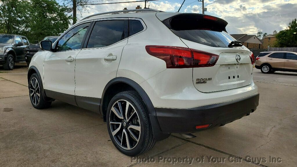 2017 Nissan Rogue Sport SL - 22664747 - 17