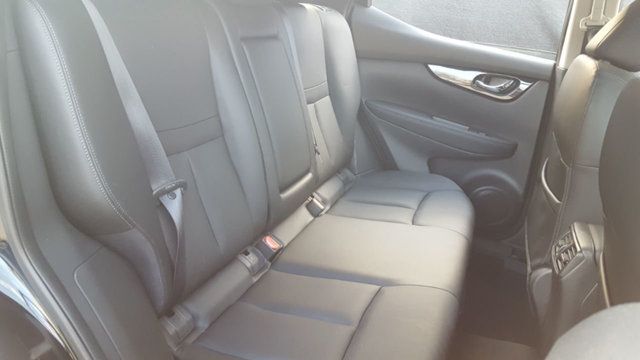 2017 Nissan Rogue Sport SL AWD Premium Platinum w/Navigation - 18043444 - 10