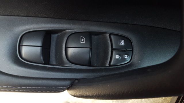 2017 Nissan Rogue Sport SL AWD Premium Platinum w/Navigation - 18043444 - 16