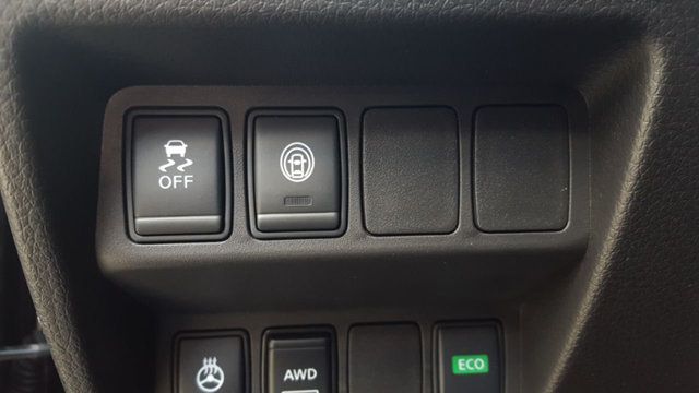 2017 Nissan Rogue Sport SL AWD Premium Platinum w/Navigation - 18043444 - 17