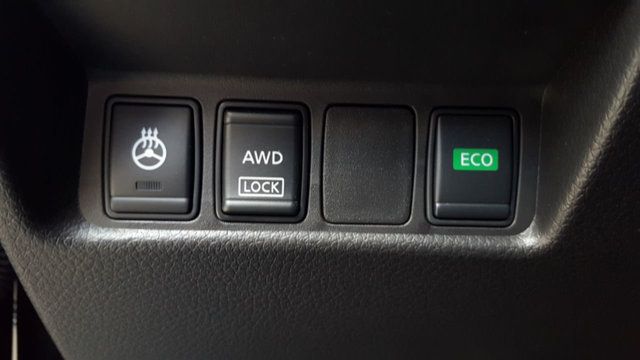 2017 Nissan Rogue Sport SL AWD Premium Platinum w/Navigation - 18043444 - 18