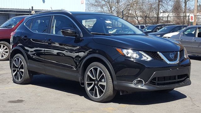 2017 Nissan Rogue Sport SL AWD Premium Platinum w/Navigation - 18043444 - 3