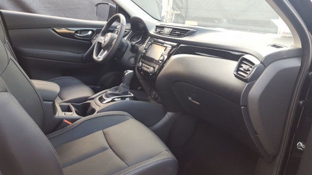 2017 Nissan Rogue Sport SL AWD Premium Platinum w/Navigation - 18043444 - 8