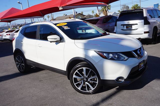 2017 Nissan Rogue Sport SL, PREMIUM WHEELS, LEATHER SEATS, PUSH BUTTON START - 23038474 - 1