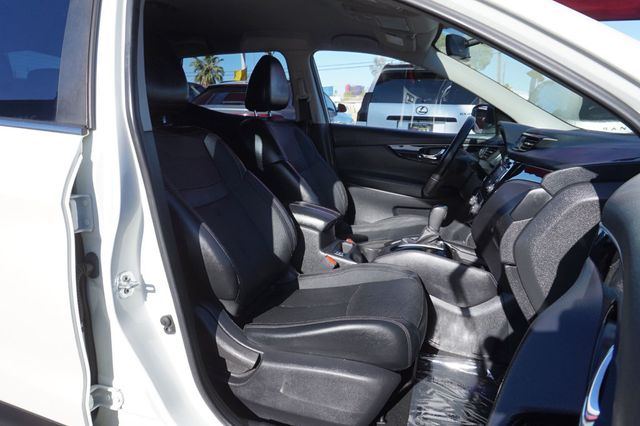 2017 Nissan Rogue Sport SL, PREMIUM WHEELS, LEATHER SEATS, PUSH BUTTON START - 23038474 - 19