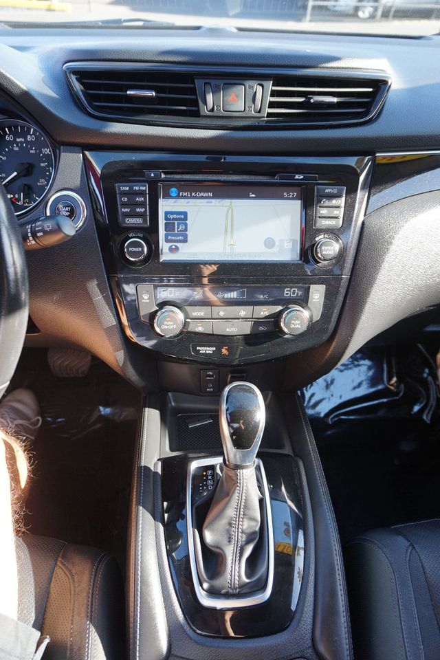 2017 Nissan Rogue Sport SL, PREMIUM WHEELS, LEATHER SEATS, PUSH BUTTON START - 23038474 - 27