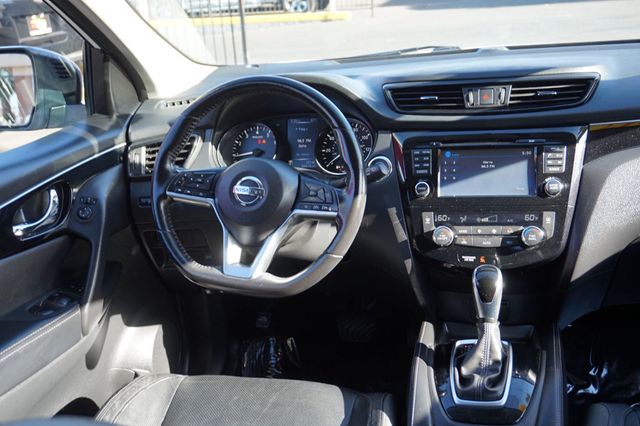 2017 Nissan Rogue Sport SL, PREMIUM WHEELS, LEATHER SEATS, PUSH BUTTON START - 23038474 - 37