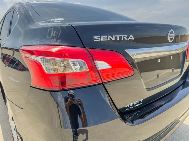 2017 Nissan Sentra S - 22884208 - 18