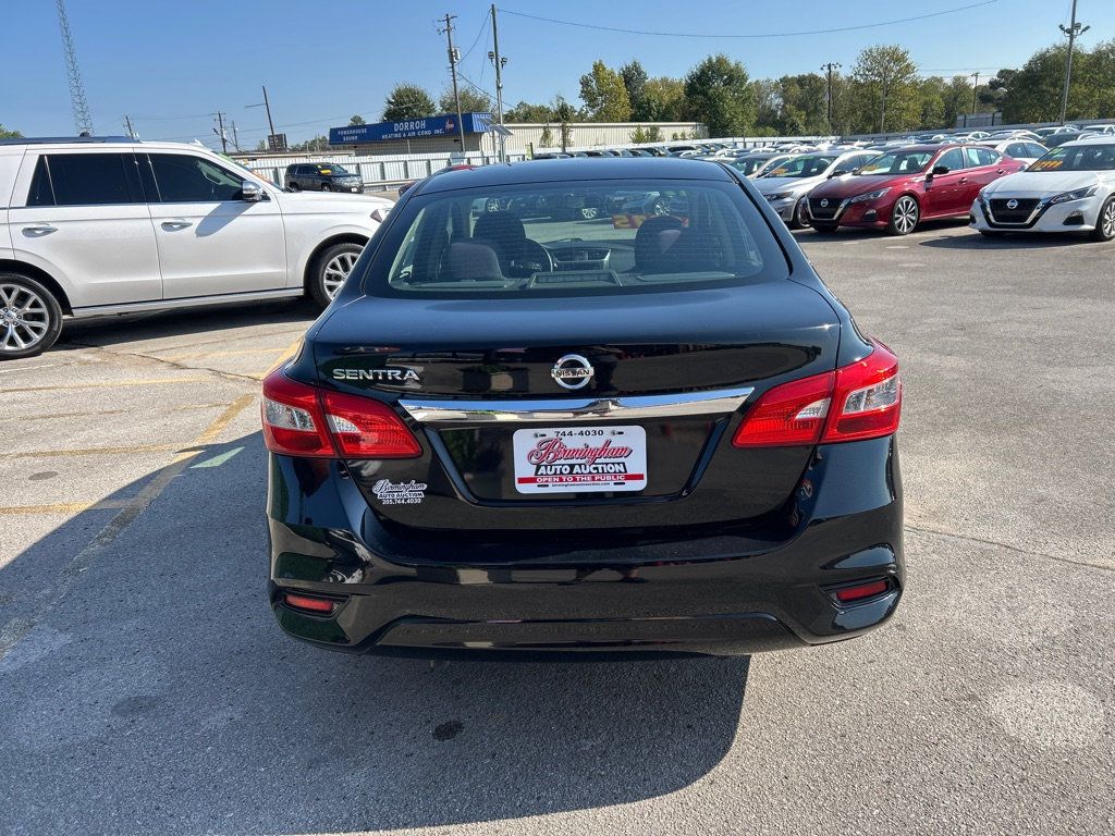 2017 Nissan Sentra photo 4