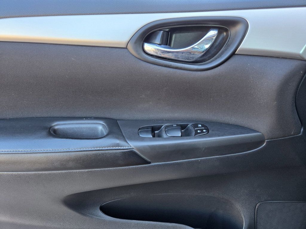2017 Nissan Sentra S CVT - 22933784 - 13