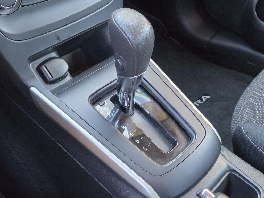 2017 Nissan Sentra S CVT - 22933784 - 17