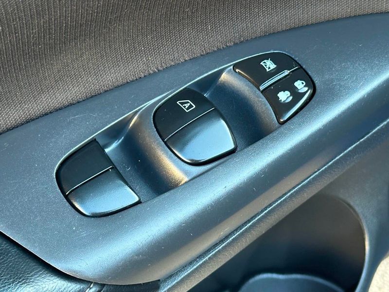 2017 Nissan Sentra S CVT - 22873768 - 10