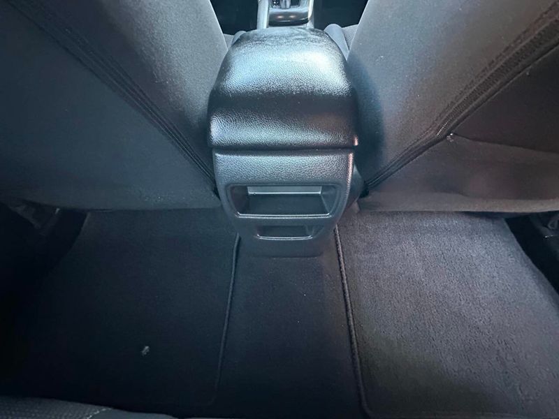 2017 Nissan Sentra S CVT - 22873768 - 18