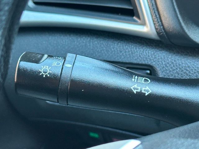 2017 Nissan Sentra S CVT - 22873768 - 29