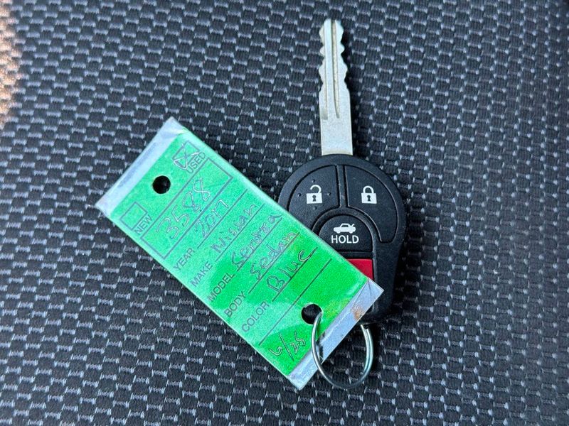 2017 Nissan Sentra S CVT - 22873768 - 40