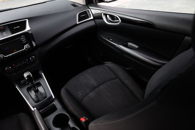 2017 Nissan Sentra S CVT - 22952827 - 26