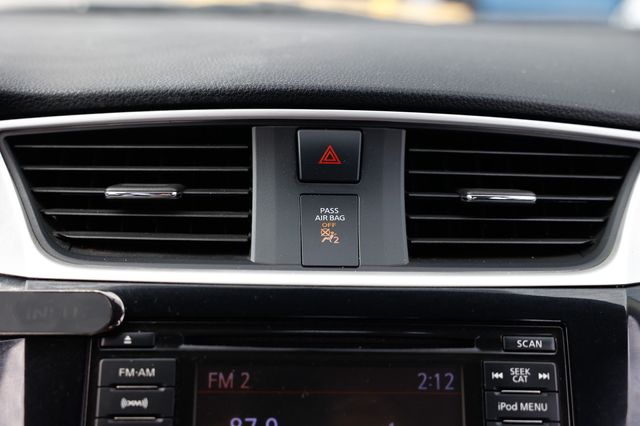 2017 Nissan Sentra S CVT - 22952827 - 37