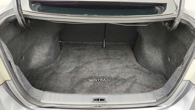 2017 Nissan Sentra SR CVT - 22950907 - 19