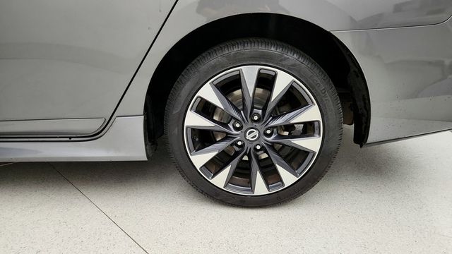 2017 Nissan Sentra SR CVT - 22950907 - 8