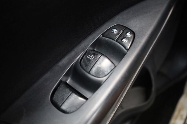 2017 Nissan Sentra SV - 23079335 - 34