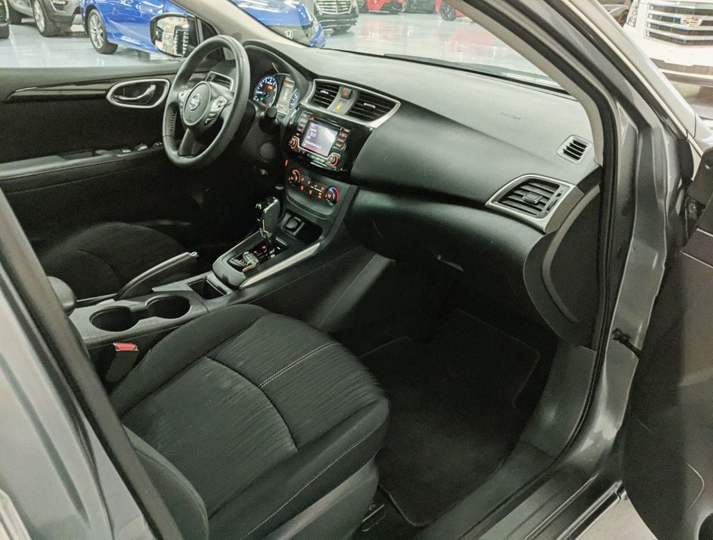 2017 Nissan Sentra SV CVT - 22411515 - 35