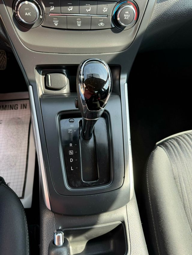2017 Nissan Sentra SV CVT - 23059624 - 19