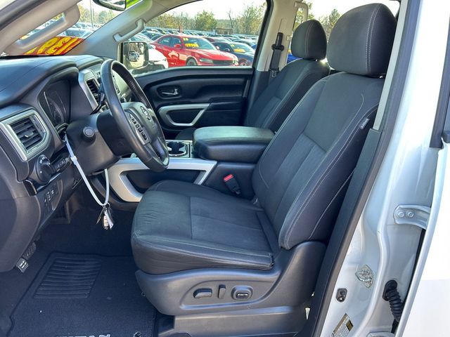 2017 Nissan Titan 4x2 Crew Cab S - 22953281 - 7