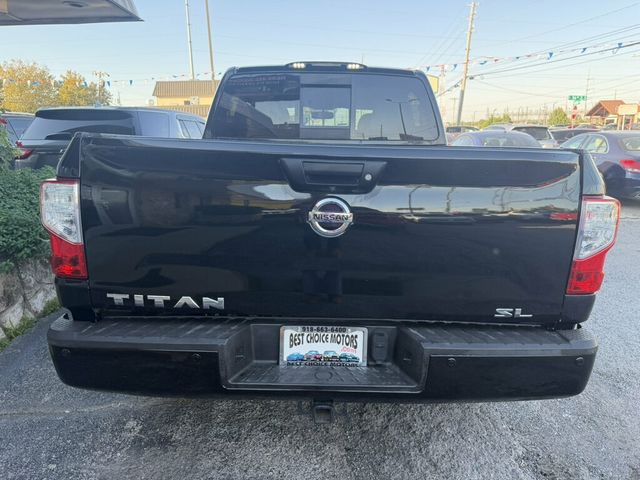 2017 Nissan Titan 4x2 Crew Cab SL - 23093525 - 10