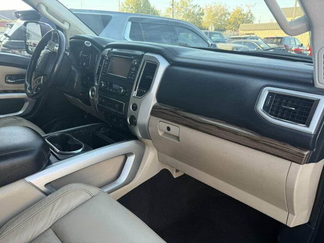2017 Nissan Titan 4x2 Crew Cab SL - 23093525 - 16