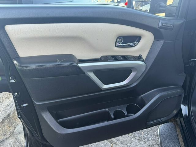 2017 Nissan Titan 4x2 Crew Cab SL - 23093525 - 19