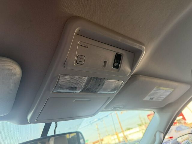 2017 Nissan Titan 4x2 Crew Cab SL - 23093525 - 24