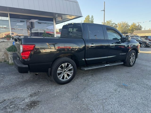 2017 Nissan Titan 4x2 Crew Cab SL - 23093525 - 3