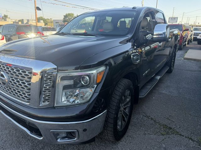 2017 Nissan Titan 4x2 Crew Cab SL - 23093525 - 6