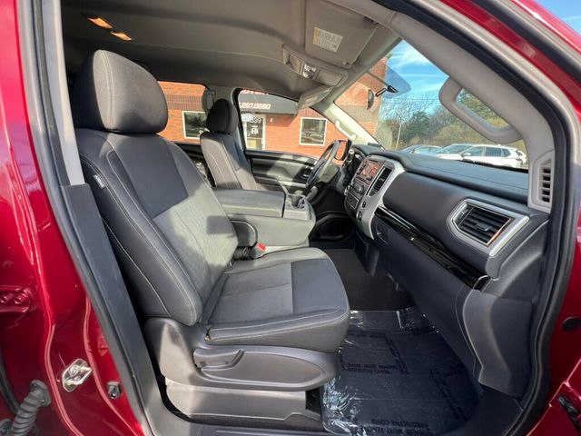 2017 Nissan Titan 4x2 Crew Cab SV - 22959930 - 10