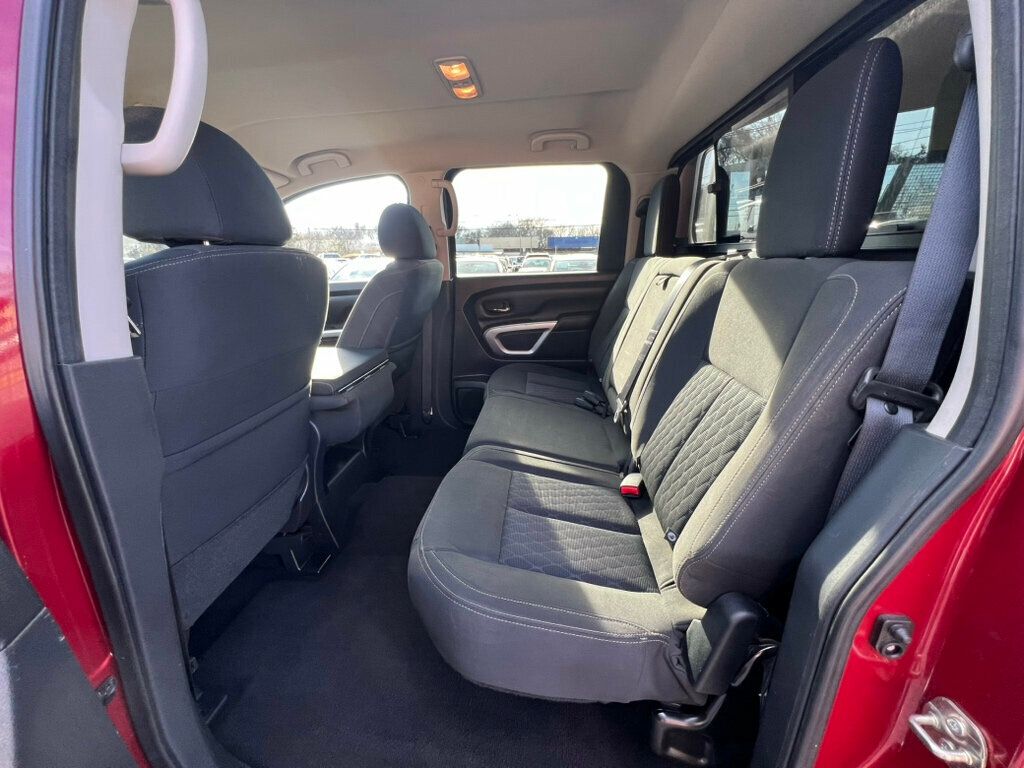 2017 Nissan Titan 4x2 Crew Cab SV - 22959930 - 7