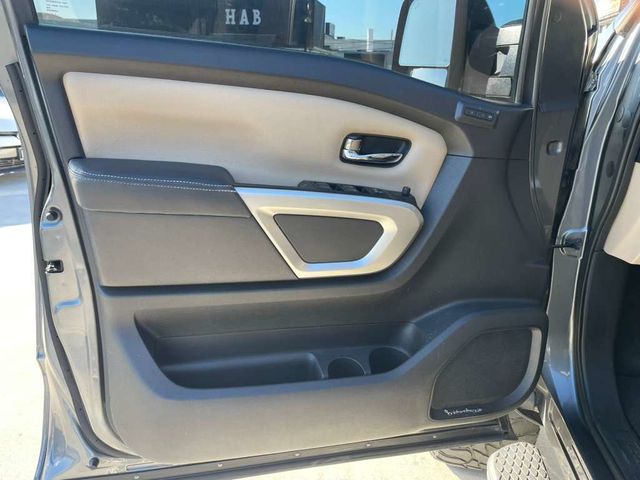 2017 Nissan Titan 4x4 Crew Cab Platinum Reserve - 22989761 - 11