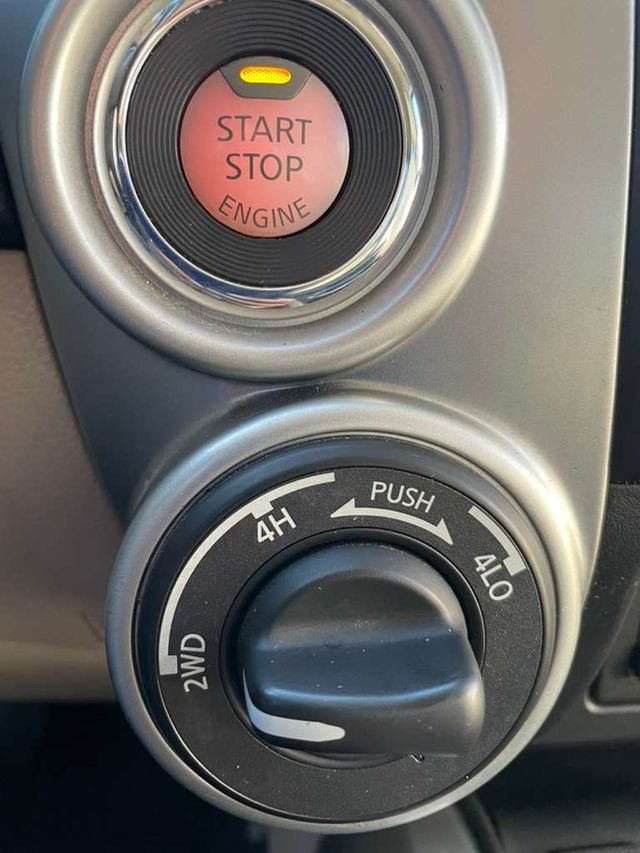 2017 Nissan Titan 4x4 Crew Cab Platinum Reserve - 22989761 - 8