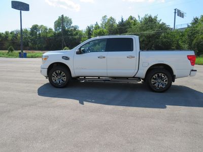 2017 Nissan Titan