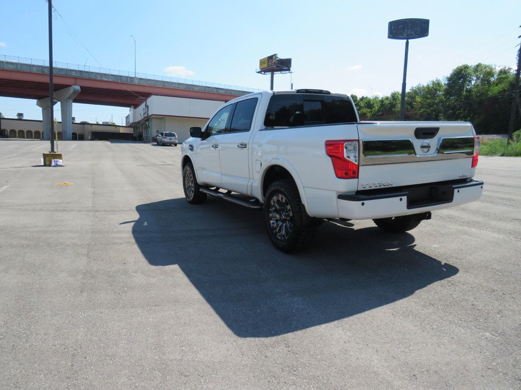 2017 Nissan Titan 4x4 Crew Cab Platinum Reserve - 22900507 - 5